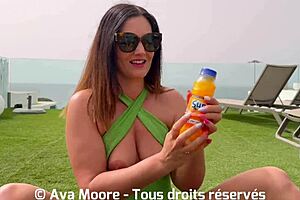 brunette feels the juice is life fucking pussy with bottle sucking huge cock drinking juice