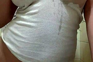 She sends video showing big tits and wetting in bath