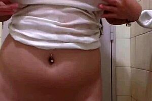 She sends video showing big tits and wetting in bath