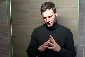 I cant beleive this horor full body latex sute threesome wit Tru Kait, its so intence!