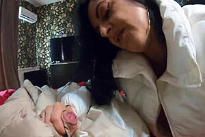 Milfy Calla Shows Yoga Pants Cameltoe And Cumshots