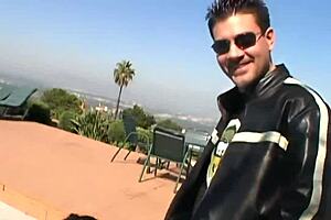 Suga Brown Shows Her Sexy Chocolate Ass!