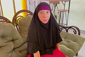 Arab Woman With Hijab Shows Big Ass