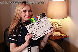 Teen with big butt plug does ass to mouth