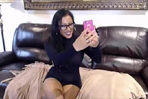 Maxine X Teaches Intense Dildo Fucking Of Wet Cunts