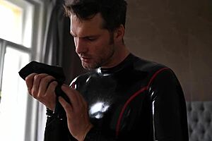 I cant beleive this horor full body latex sute threesome wit Tru Kait, its so intence!