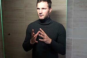 I cant beleive this horor full body latex sute threesome wit Tru Kait, its so intence!