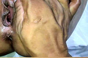 Ruiva brasileira me conheceu na balada e já quis me dar a bucetinha