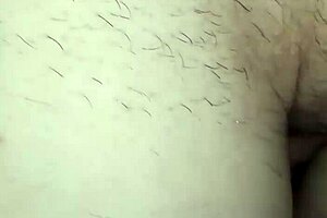 Look at that hairy pussy! Italian MILF shows off in homemade video!