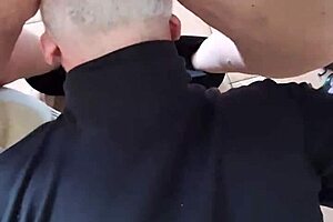 lecco la figa alla mia amante mentre a lorgasmo poi gli sborro in faccia