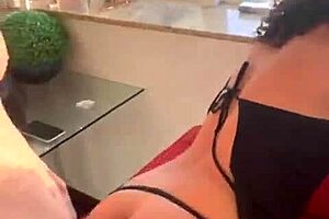 Casal Fode Na Janela De Prédio Para Os Vizinhos Verem