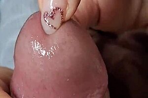 lecco la figa alla mia amante mentre a lorgasmo poi gli sborro in faccia