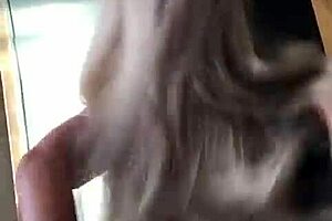 Modelo Showing Ass Cheeks