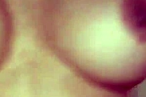 Modelo gets filmed during hardcore session