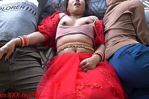 Indian mature woman enjoys tight pussy fucking in quickie