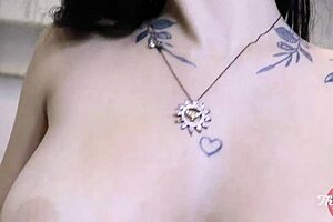 blowjob and titjob from lactating babe