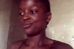 crazy bitch twerks naked after shedding clothes