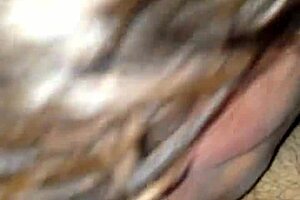 i met this milf at the bar and she's sucking my cock in my car