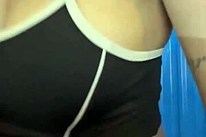 P�s Treino Gostosa No Banheiro Lotado