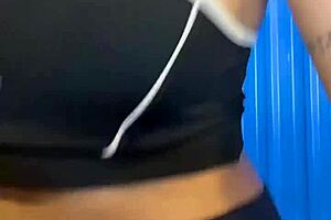 P�s Treino Gostosa No Banheiro Lotado