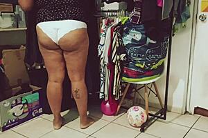 Bbw gordita mexicana doing cleaning in the room