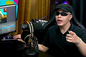 Bianca Demarchi Mostra A Silhueta Do Seu Corpo Morde A Orelha Do Ruan E O Pescoço Que Tesão - Podcast Pópum No Barraco