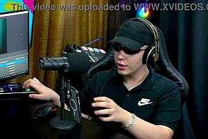 Bianca Demarchi Mostra A Silhueta Do Seu Corpo Morde A Orelha Do Ruan E O Pescoço Que Tesão - Podcast Pópum No Barraco