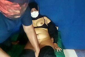 Playing With The Pussy Of A Horny Female Security Guard Until She Squirts.