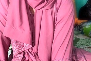 Bangladeshi couple's romantic doggy sex turns hardcore?