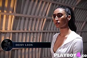 stunning latin girl deisy leon showing amazing body after hot striptease 😍🔥