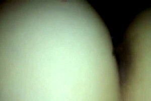 le gusta boca abajo y se queja