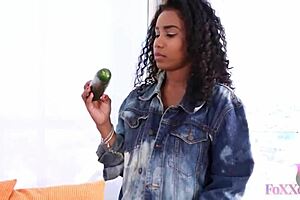 lesbian kissing jenna foxx maggie