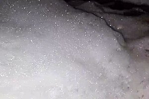 A Chi Va Di Farmi Compagnia Sega In Vasca Idromassaggio E Musica Rilassante - Vieni A Giocare Con Il Mio Cazzo Pieno Di Schiuma