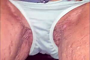 She Pees Then I Lick Her Dry