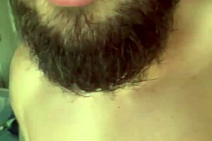 chantagem, se você não chupar meu pau, eu mostro o vídeo pro seu namorado?