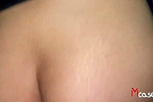 trio casero con jovencita mexicana se la cogen entre dos amigos y le hacen una doble penetracion