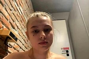 I gave a sexy blowjob in public and it felt so thrilling