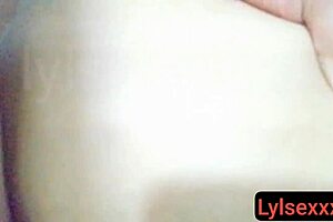 Latina Amateur Unveils Special Birthday Gift for Mexican Friend in Home Celebration