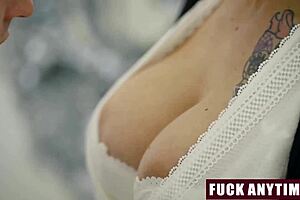 wanna freeuse this hot milf therapist and her sexy teen patient?