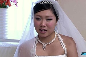 new asian bride in wedding gown fingers hairy pussy for sneaky visitor blowjob