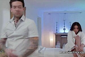 Big tit client moans as masseur's fat MONSTER COCK pounds deep 😈🍆