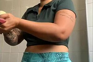 Exhibitionist Flaunts Swollen Big Pussy