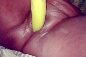 Whoa desi babe goes wild fucking brinjal in hardcore session today