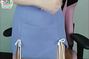 leaked! hot thai teacher flaunts skinny body and bald pussy backstage