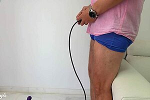 watch me grind sybian while deepthroating for that mouthful!