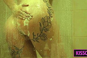 Hotel room shortage sparks milf rimjob rimming leading to vacation bed sex