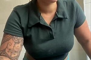 Exhibitionist Flaunts Swollen Big Pussy