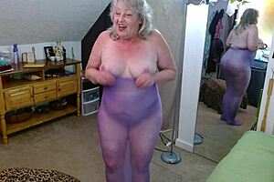 hey my first nylon encasement try i found online had to do it hairy pussy feet what do you think?