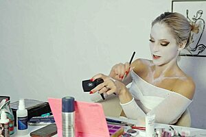 Harley Quinn Cosplay Makeup Tutorial by Miss Daisy Diamond