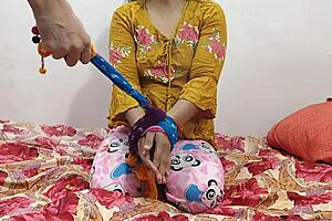 INDIAN DESI GIRLFRIEND OUTDOOR FUCKING DOGGY IN HOTEL ROOM!